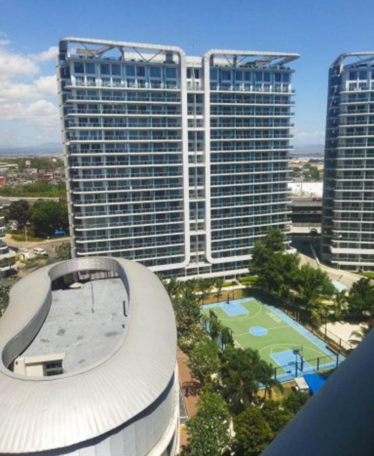 Sm Bicutan Condotel Manilla Buitenkant foto